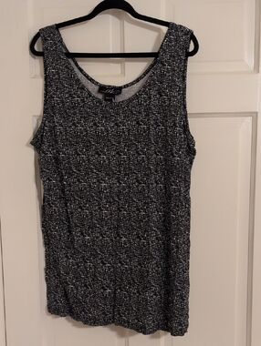 Midnight Velvet Black & White Patterned Sleeveless Top